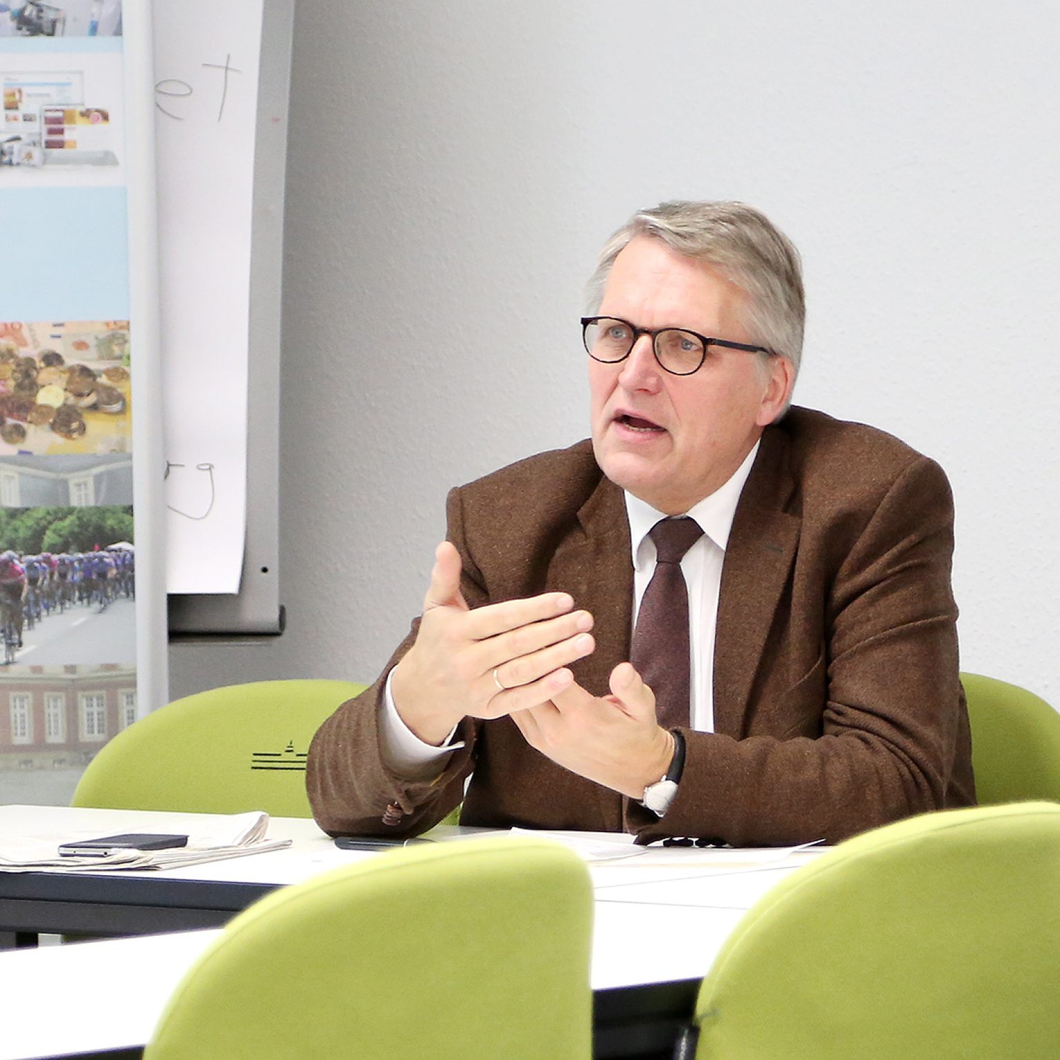 Aktion vor Ort MdL Prof. Dr. Thomas Sternberg (CDU) beim DFG