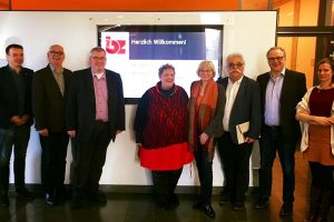 Aktion vor Ort:  Am 21. Dezember 2016 informierten sich SPD-Abgeordnete über Tätigkeitsbereiche im „Bildungszentrum des Handels“